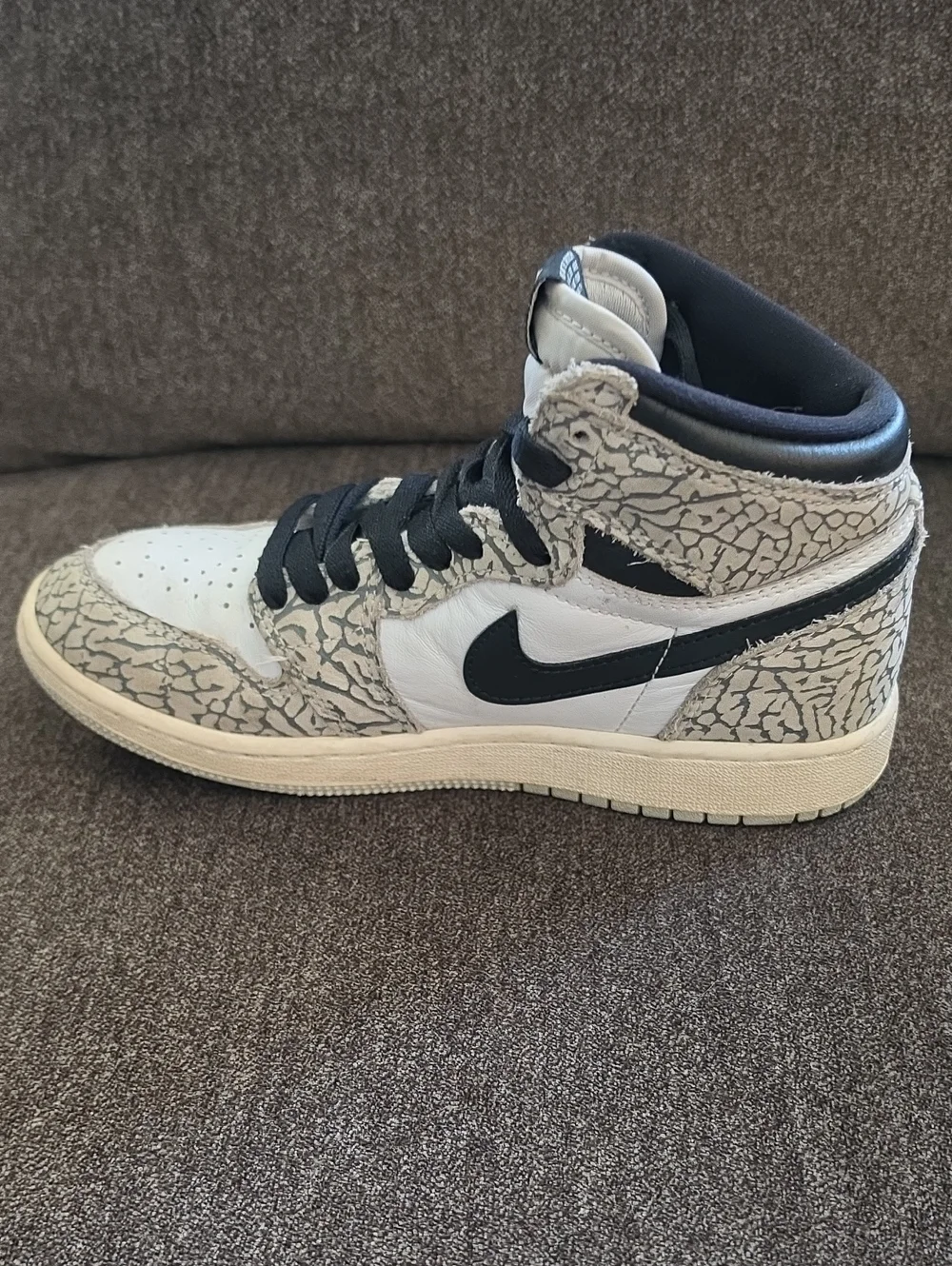 Nike Jordan 1 Retro High-Top Sneakers in White Cement